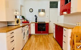 Little Connaught 2 Bed House Pet Friendly